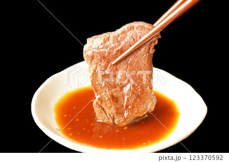 牛ハラミの焼肉 123370592