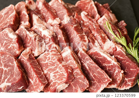 牛ハラミの焼肉 牛ハラミの焼肉 123370599
