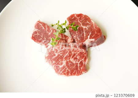 牛ハラミの焼肉 123370609