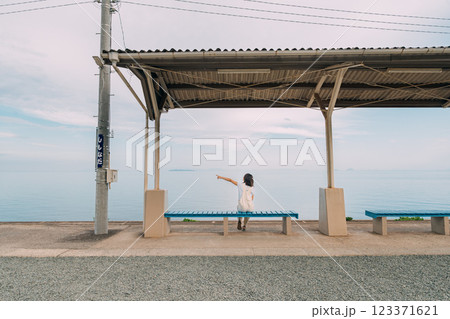 愛媛県の観光スポット下灘駅 123371621