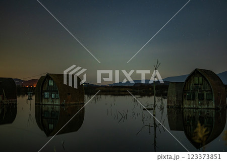 日本の岡山県瀬戸内市のとても美しい星空 日本の岡山県瀬戸内市のとても美しい星空 123373851