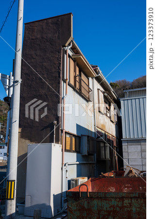日本の兵庫県相生市の古くてとても美しい建物	 123373910