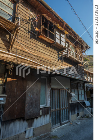 日本の兵庫県相生市の古くてとても美しい建物 日本の兵庫県相生市の古くてとても美しい建物 123373923