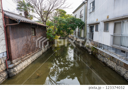 日本の岡山県岡山日本の岡山県岡山市庭瀬の歴史ある美しい風景市庭瀬の歴史ある美しい風景 日本の岡山県岡山日本の岡山県岡山市庭瀬の歴史ある美しい風景市庭瀬の歴史ある美しい風景 123374032