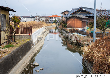 日本の岡山県岡山日本の岡山県岡山市庭瀬の歴史ある美しい風景市庭瀬の歴史ある美しい風景 123374045