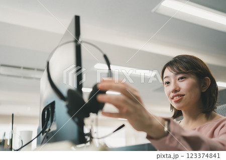 EC通販のコールセンター EC通販のコールセンター 123374841