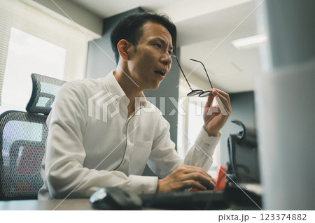 オフィスワーク 123374882