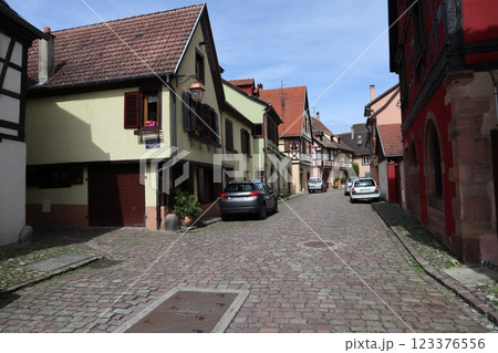フランス　ケゼルスベール　旧市街の街並み 123376556
