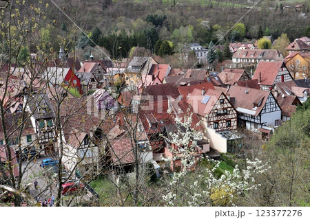 フランス　ケゼルスベール　旧市街のパノラマビュー 123377276