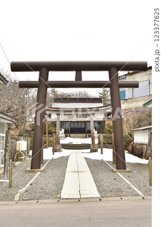 冬の北海道江差町で柏森神社境内の風景を撮影 冬の北海道江差町で柏森神社境内の風景を撮影 123377625