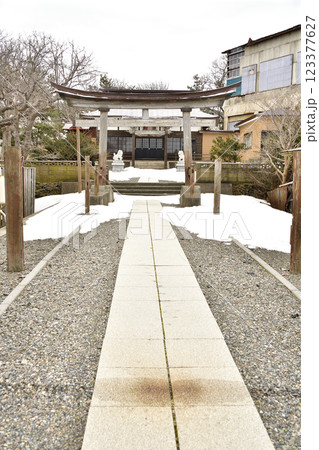 冬の北海道江差町で柏森神社境内の風景を撮影 冬の北海道江差町で柏森神社境内の風景を撮影 123377627