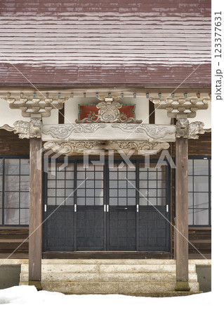 冬の北海道江差町で柏森神社境内の風景を撮影 冬の北海道江差町で柏森神社境内の風景を撮影 123377631