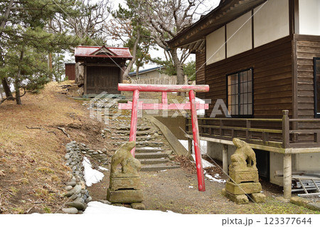 冬の北海道江差町で柏森神社境内の風景を撮影 冬の北海道江差町で柏森神社境内の風景を撮影 123377644