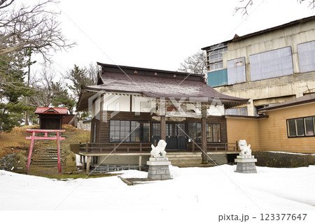 冬の北海道江差町で柏森神社境内の風景を撮影 冬の北海道江差町で柏森神社境内の風景を撮影 123377647