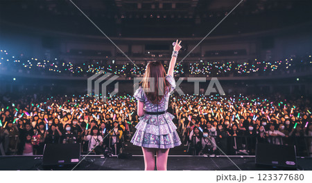 アイドルのコンサート 推し活 ファン アイドルのコンサート 推し活 ファン 123377680