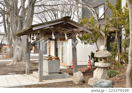 冬の北海道函館市で乃木神社境内の風景を撮影 冬の北海道函館市で乃木神社境内の風景を撮影 123379109