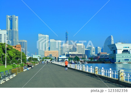 【神奈川県】快晴の山下公園 123382356