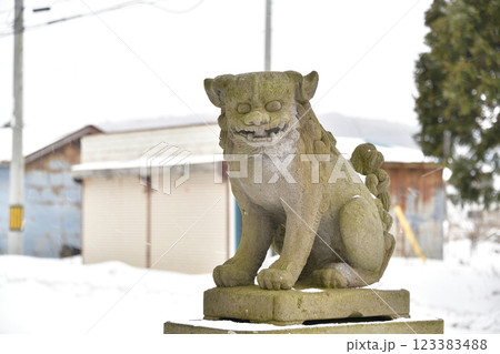 冬の北海道上ノ国町で中須田稲荷神社境内の風景を撮影 冬の北海道上ノ国町で中須田稲荷神社境内の風景を撮影 123383488