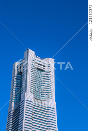 日本の横浜都市景観 2月26日…桜木町駅前の横浜ランドマークタワーなどを望む=令和7年 日本の横浜都市景観 2月26日…桜木町駅前の横浜ランドマークタワーなどを望む=令和7年 123383573