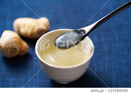 生姜入り葛湯 123384260