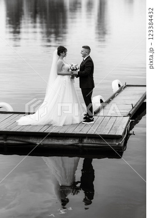 the first meeting of the bride and groom 123384432