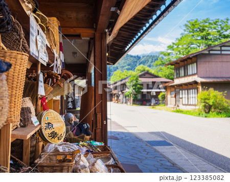 日本の原風景　夏の白川郷 123385082