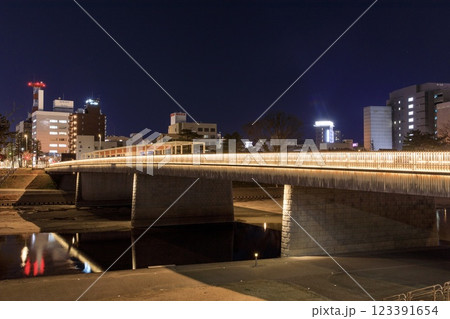 岡崎市、桜城橋の夜景 岡崎市、桜城橋の夜景 123391654