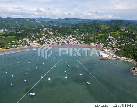 Port pier in San Juan Del Sur town Port pier in San Juan Del Sur town 123391945