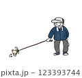 犬と散歩するおじいさんのイラスト 123393744