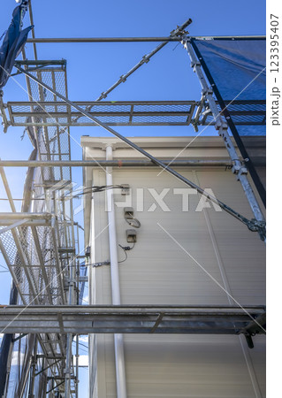 戸建て家屋の外壁修繕工事　外壁　外張り断熱リフォーム 123395407