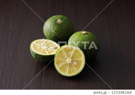 すだち すだち 123396168