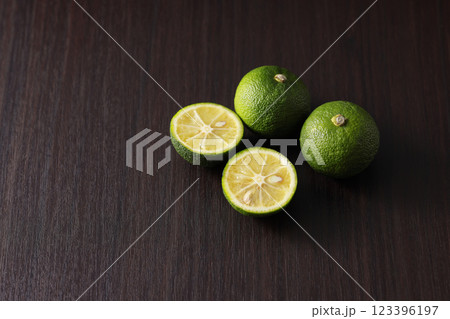 すだち すだち 123396197