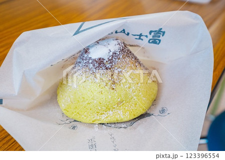 富士山メロンパン 123396554