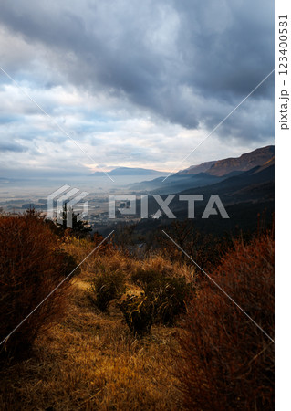 田子山展望所の朝の景色(阿蘇市そらふねの桟橋) 田子山展望所の朝の景色(阿蘇市そらふねの桟橋) 123400581