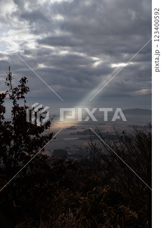 田子山展望所の朝の景色(阿蘇市そらふねの桟橋) 田子山展望所の朝の景色(阿蘇市そらふねの桟橋) 123400592