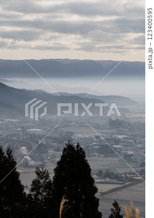 田子山展望所の朝の景色（阿蘇市そらふねの桟橋） 123400595