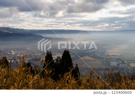田子山展望所の朝の景色（阿蘇市そらふねの桟橋） 123400600