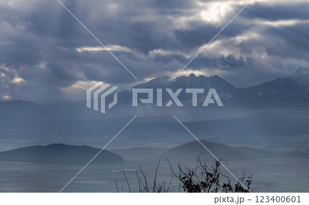 田子山展望所の朝の景色(阿蘇市そらふねの桟橋) 田子山展望所の朝の景色(阿蘇市そらふねの桟橋) 123400601