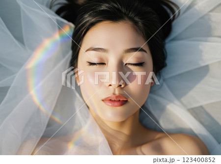 シフォンのベールに包まれた幻想的な日本人女性（AI生成画像） 123400852