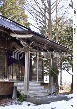 冬の北海道函館市で比遅里神社境内の風景を撮影 冬の北海道函館市で比遅里神社境内の風景を撮影 123405402