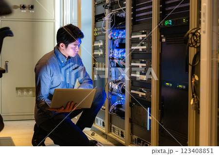 サーバールーム　エンジニア 123408851