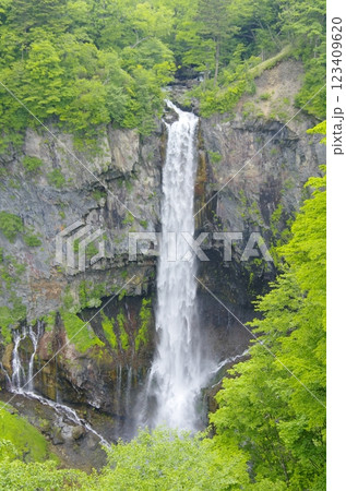 夏の日光華厳滝 夏の日光華厳滝 123409620