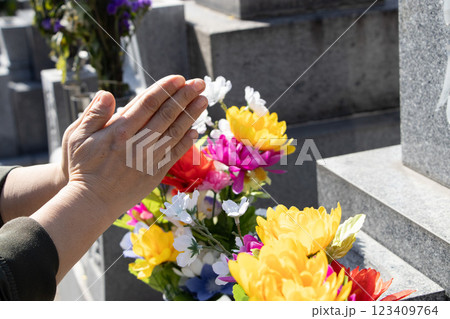 墓参り 123409764