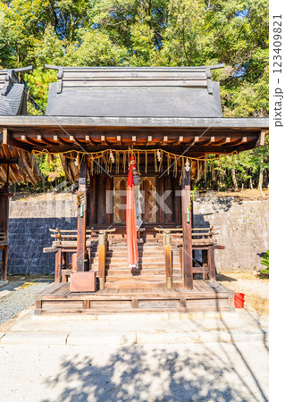 京都市左京区岩倉上蔵町　石座神社（いわくらじんじゃ）山住神社　本殿（八所明神）東殿 123409821