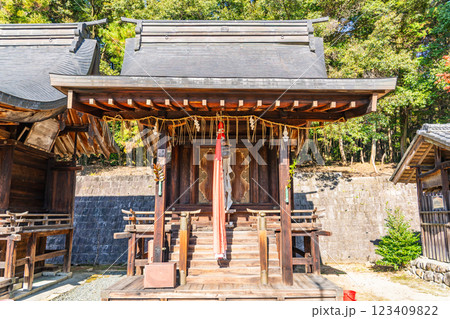 京都市左京区岩倉上蔵町 石座神社(いわくらじんじゃ)山住神社 本殿(八所明神)東殿 京都市左京区岩倉上蔵町 石座神社(いわくらじんじゃ)山住神社 本殿(八所明神)東殿 123409822