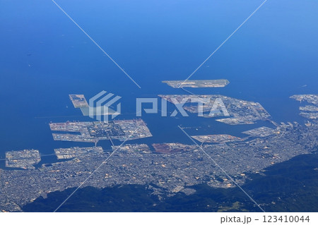 【兵庫県】空から見た神戸市街地 【兵庫県】空から見た神戸市街地 123410044