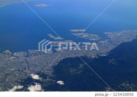 【兵庫県】空から見た神戸市街地 【兵庫県】空から見た神戸市街地 123410050