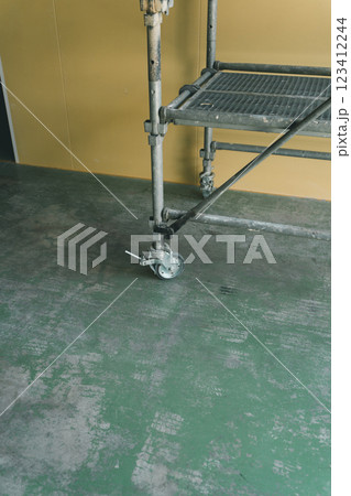 ローリングタワーのキャスター 123412244