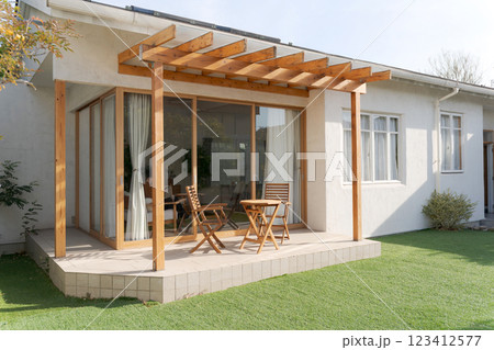 緑のある庭 123412577