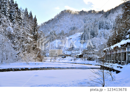 大糸線 中土駅周辺を望む(長野県小谷村)【2024.12】 大糸線 中土駅周辺を望む(長野県小谷村)【2024.12】 123413678